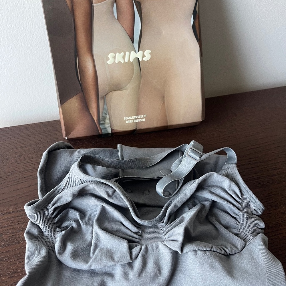 SKIMS Seamless Sculpt Brief Bodysuit brand new M